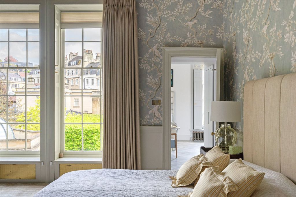 Additional image 19 of 7 bed terraced house for saleRoyal Crescent, Bath, Somerset BA1