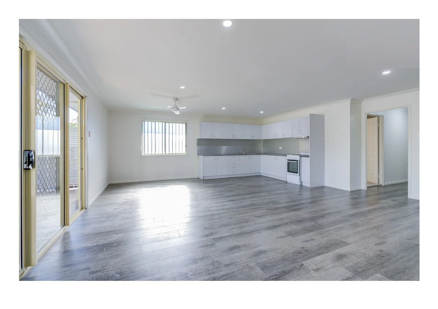 26 Sharon Drive, Eagleby QLD 4207 photo 4