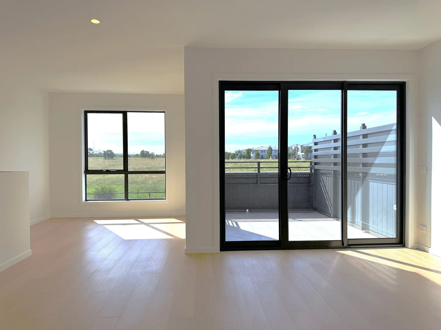 33 Astoria Rd, Wollert VIC 3750 photo 4