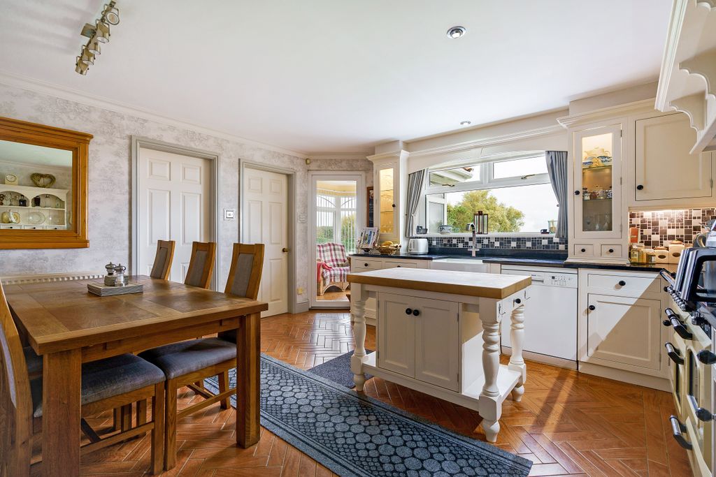 Additional image 10 of 5 bed detached house for saleBarton Street, Ashby-Cum-Fenby, Grimsby DN37