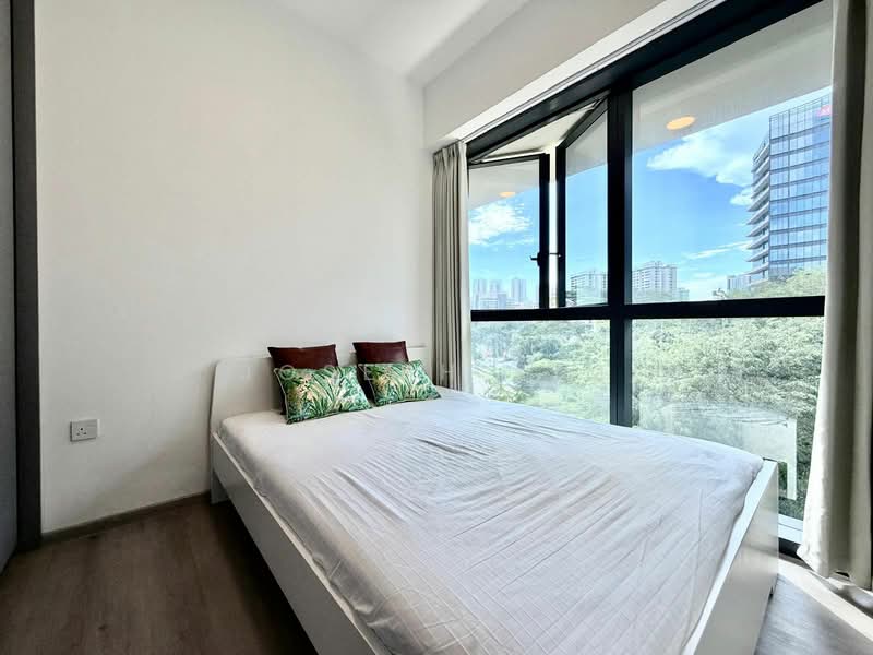 8 Slim Barracks Rise photo 2