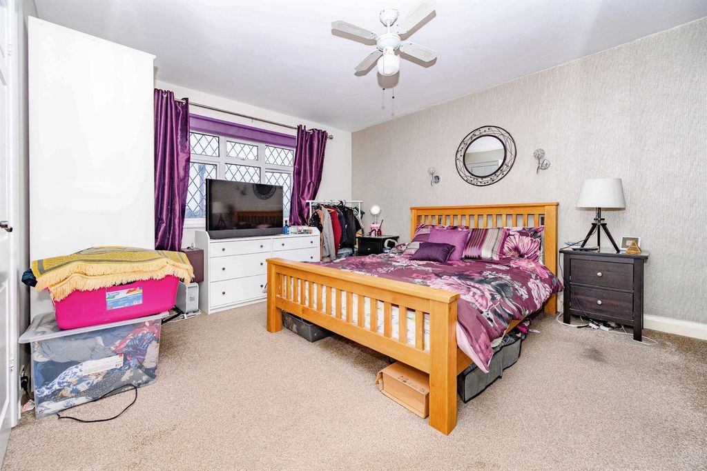 Additional image 7 of 4 bed detached house for saleMarston Gardens, Luton LU2