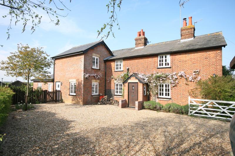 Linces Farm Cottages, Kimpton Road, Welwyn, AL6