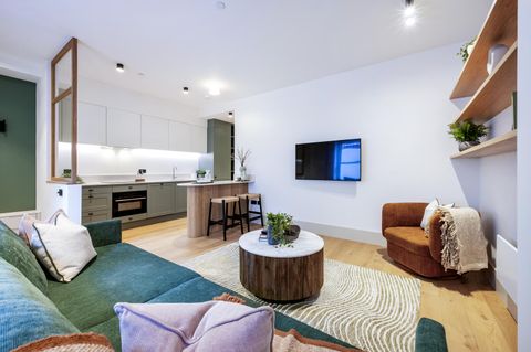 42 Nevern Square, Earl's Court SW5