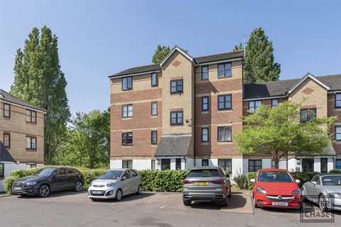 Cherry Blossom Close, Palmers Green, London N13