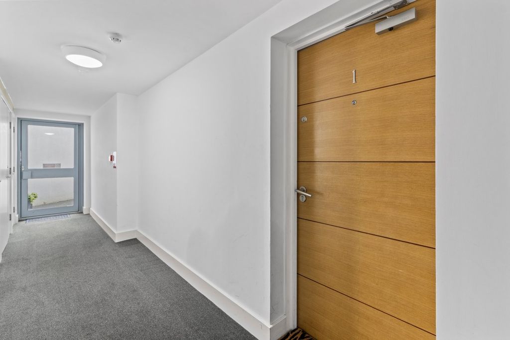 Additional image 20 of 2 bed flat for saleCompton Street, Eastbourne BN21