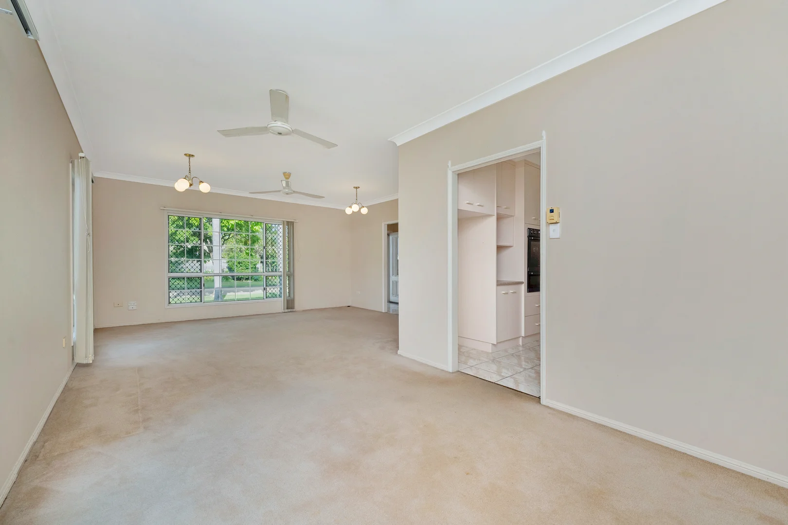 27 Macarthur Drive, Annandale QLD 4814 photo 4