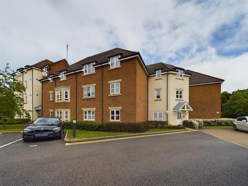 41 Middlewood Close Solihull B91 2TZ