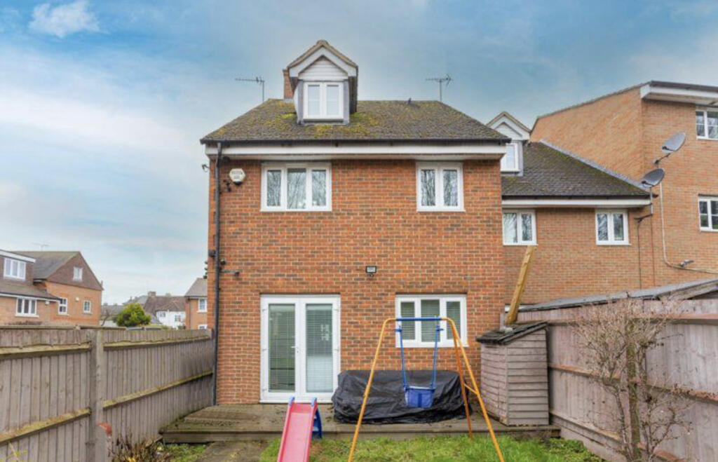 Additional image 2 of Fullerton Close, Markyate, St Albans