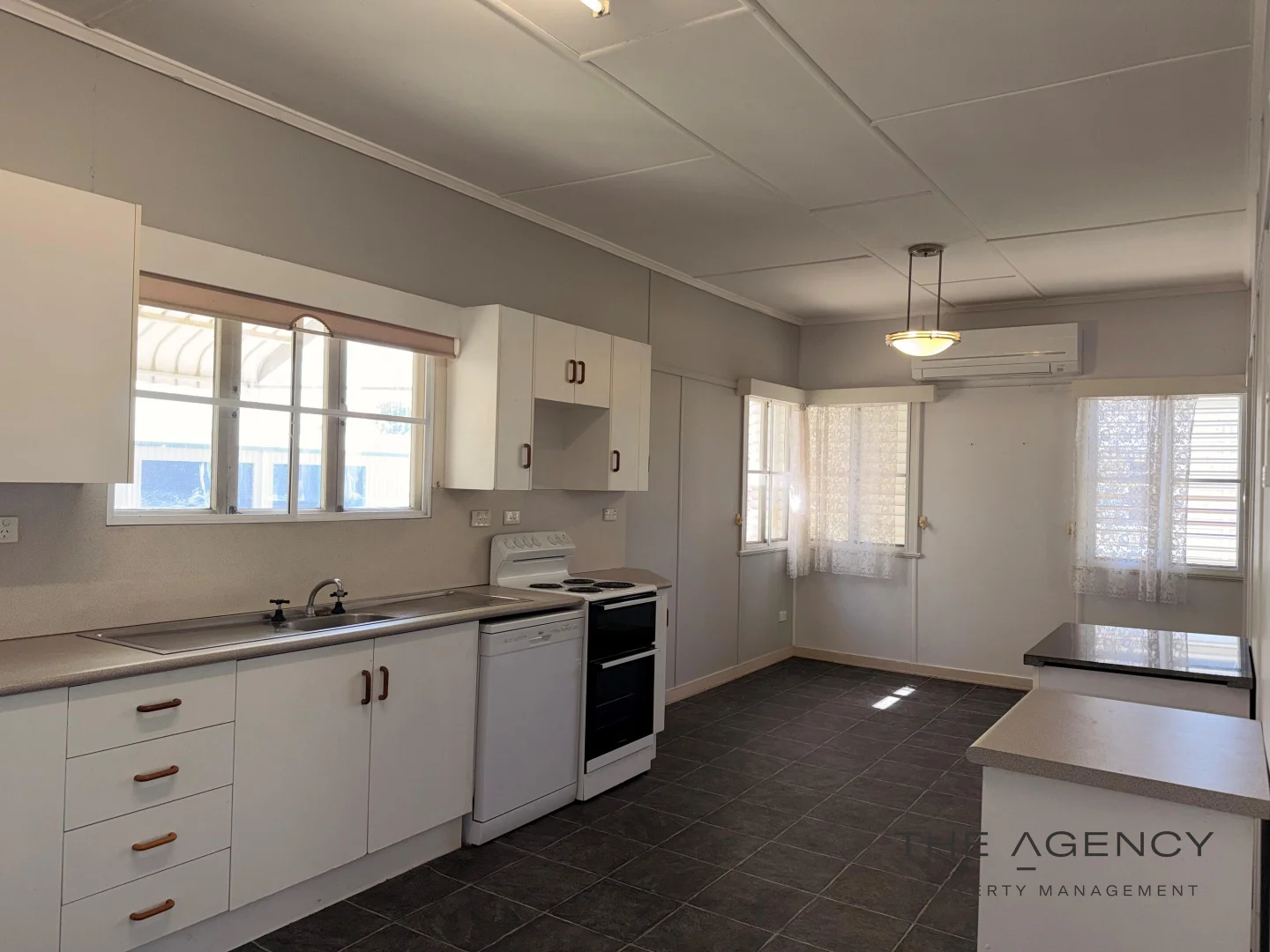 Additional image 2 of 25 Medcraf Street, Park Avenue QLD 4701