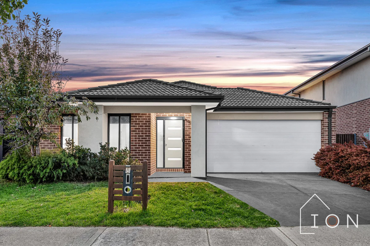 8 Brookhouse Street, Clyde North VIC 3978