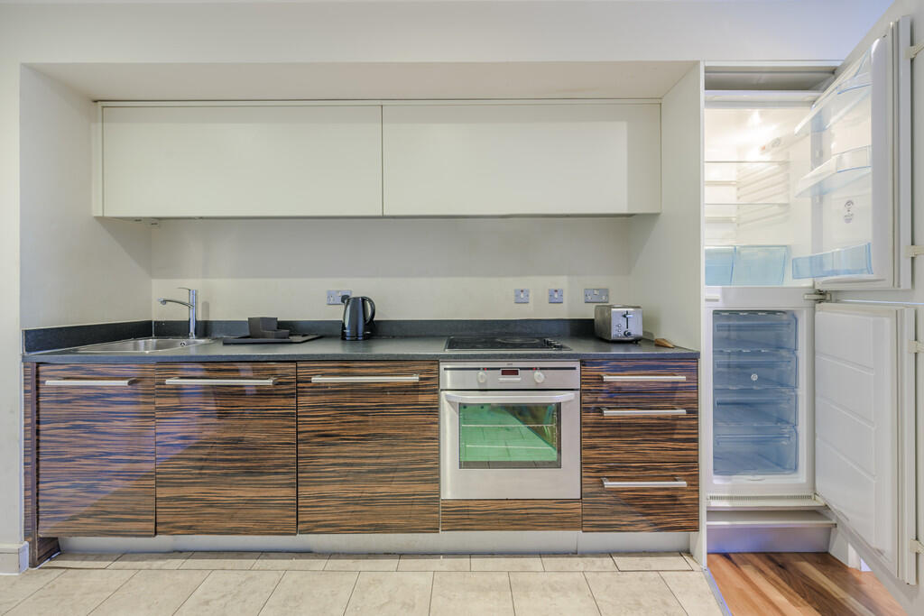 Hemisphere Apartments, 20 Edgbaston Crescent, Edgbaston, Birmingham B5 7RJ photo 4