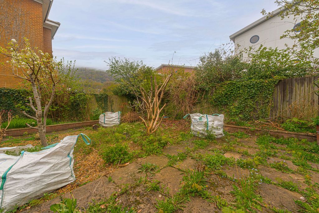 Additional image 4 of 2 bed flat for saleWaunfawr Gardens, Cross Keys NP11