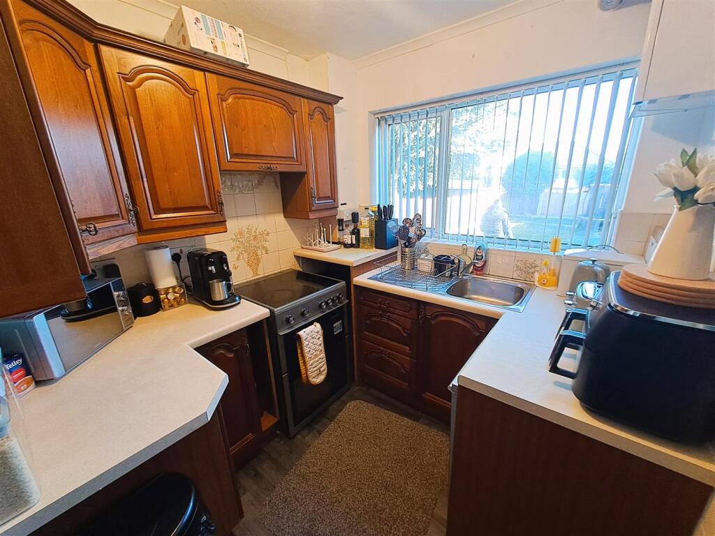Olorenshaw Road, Sheldon, Birmingham photo 4