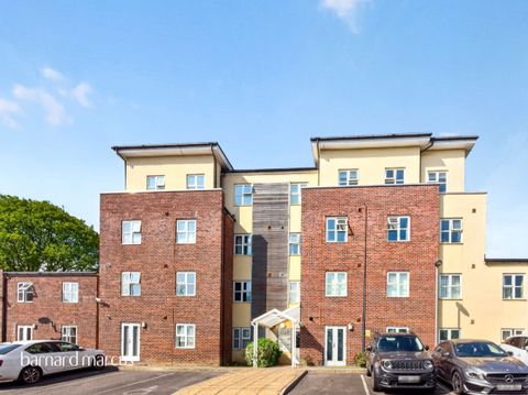 Beaumaris Gardens, London SE19