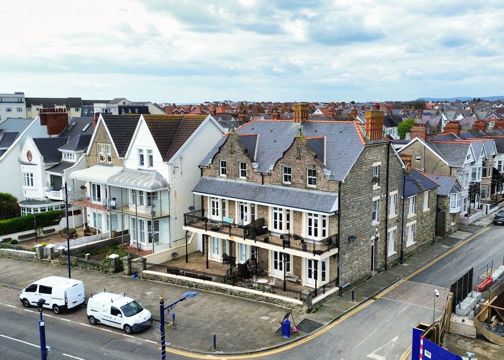 1 bed flat for saleEsplanade, Porthcawl CF36