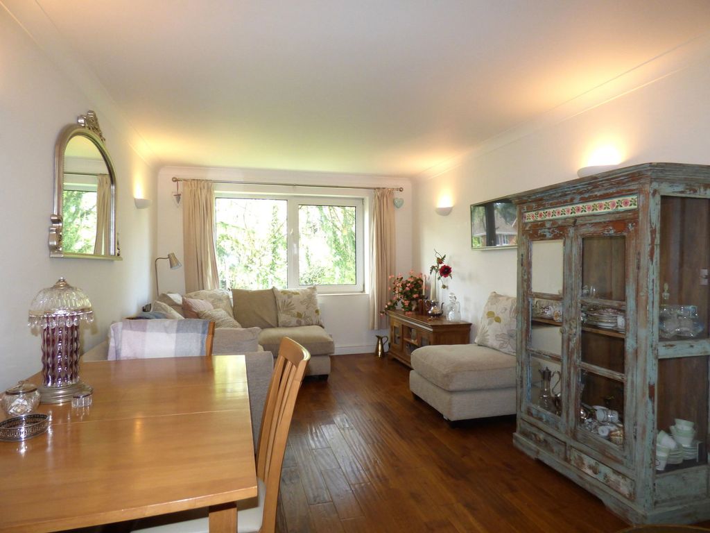 Additional image 2 of 1 bed flat for saleWorcester Road, Malvern, Worcestershire WR14