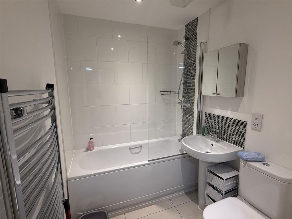 2 bed flat for saleLincoln Road, Peterborough PE1 photo 3