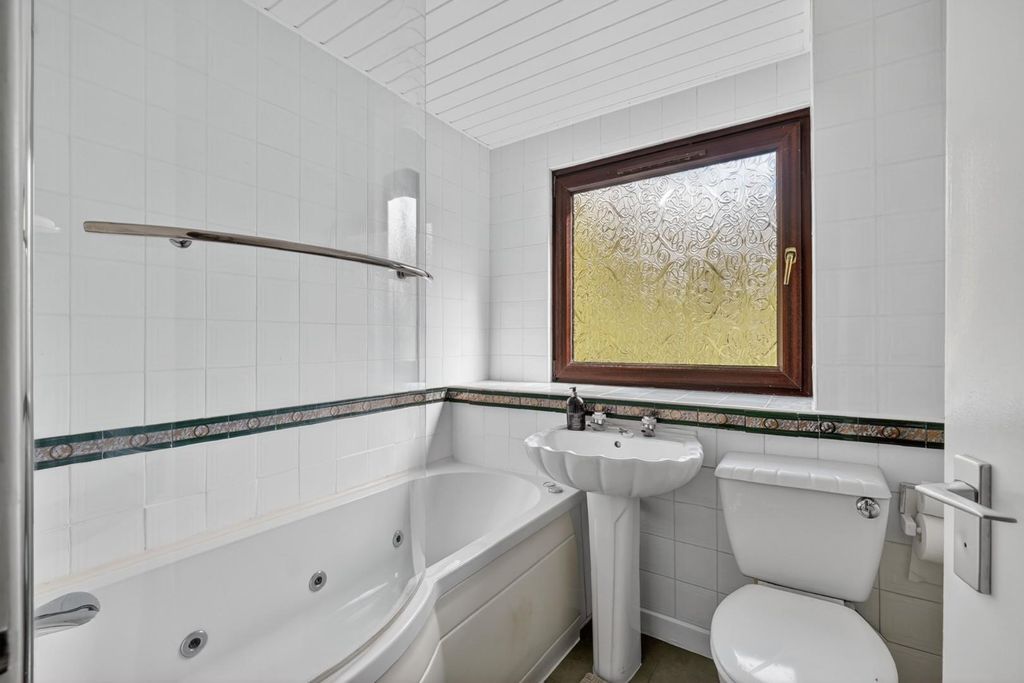 Additional image 12 of 2 bed flat for saleSpringfield Gardens, Largs KA30