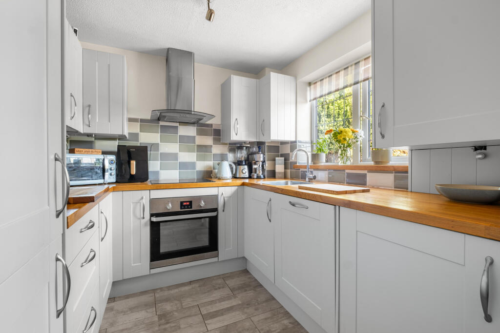 Granary Road, Stoke Heath, Bromsgrove B60 3QH photo 4