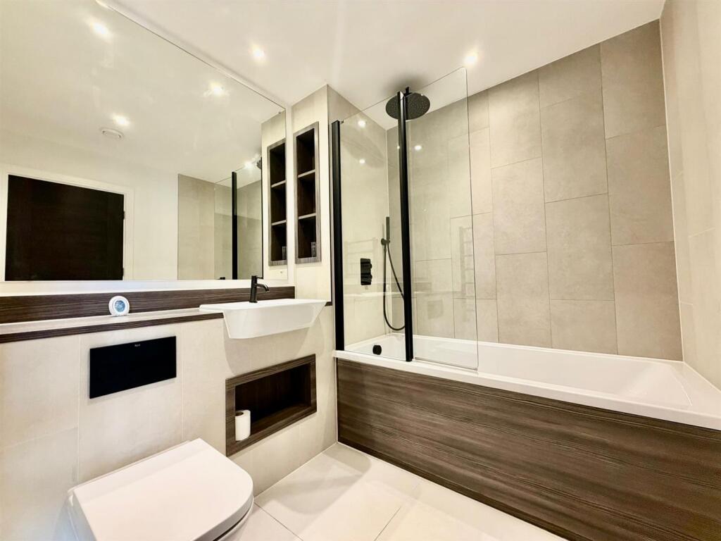 Additional image 14 of LUXURY SHOW HOME- Snow Hill Wharf, Birmingham, B4