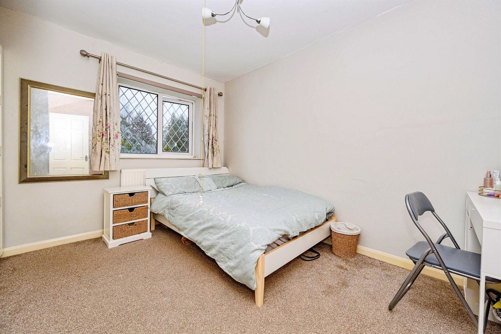 Additional image 9 of 4 bed detached house for saleMarston Gardens, Luton LU2