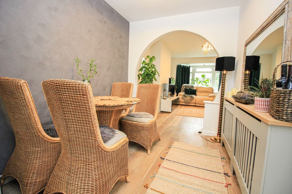 Additional image 11 of 4 bed detached bungalow for saleDell Road, Bitterne Park SO18