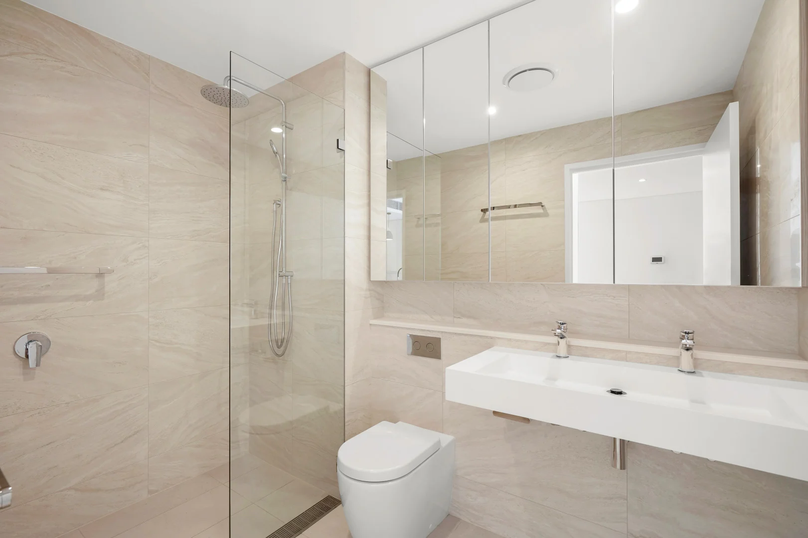 Additional image 3 of Level 4, 407/8 St George Street, Gosford NSW 2250