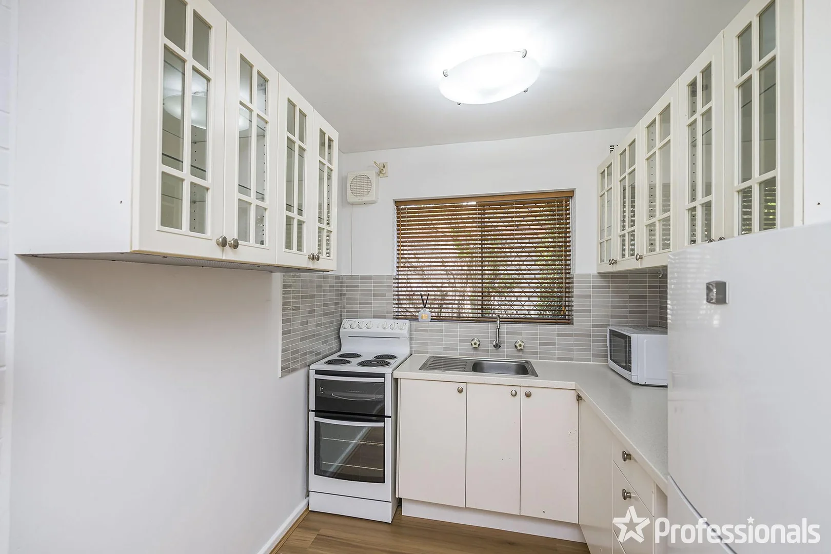 Additional image 9 of 2/57 Tenth Avenue, Inglewood WA 6052