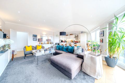 Cambridge Road, London W7