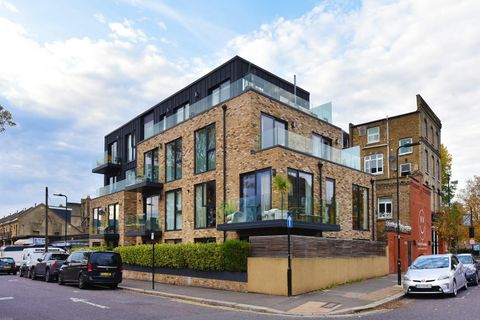 Essex Park Mews, London W3