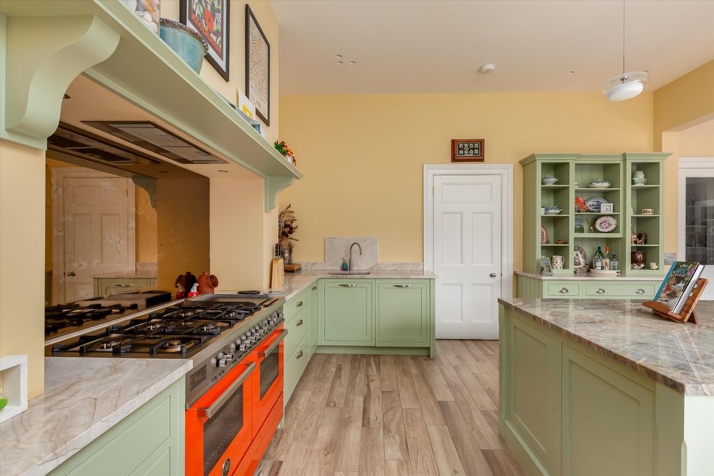 Additional image 14 of 6 bed semi-detached house for saleSuccoth Place, Edinburgh EH12