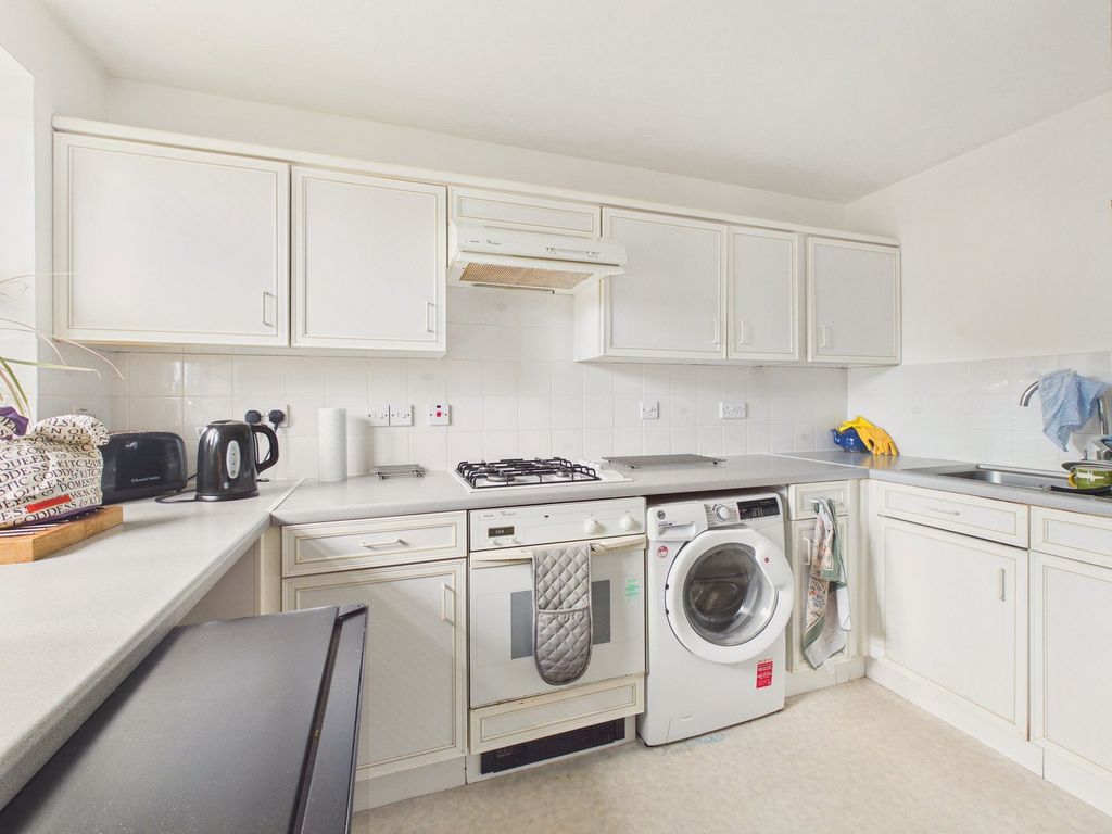 Additional image 4 of 1 bed flat for saleGreenacres, North Parade, Horsham, West Sussex. RH12