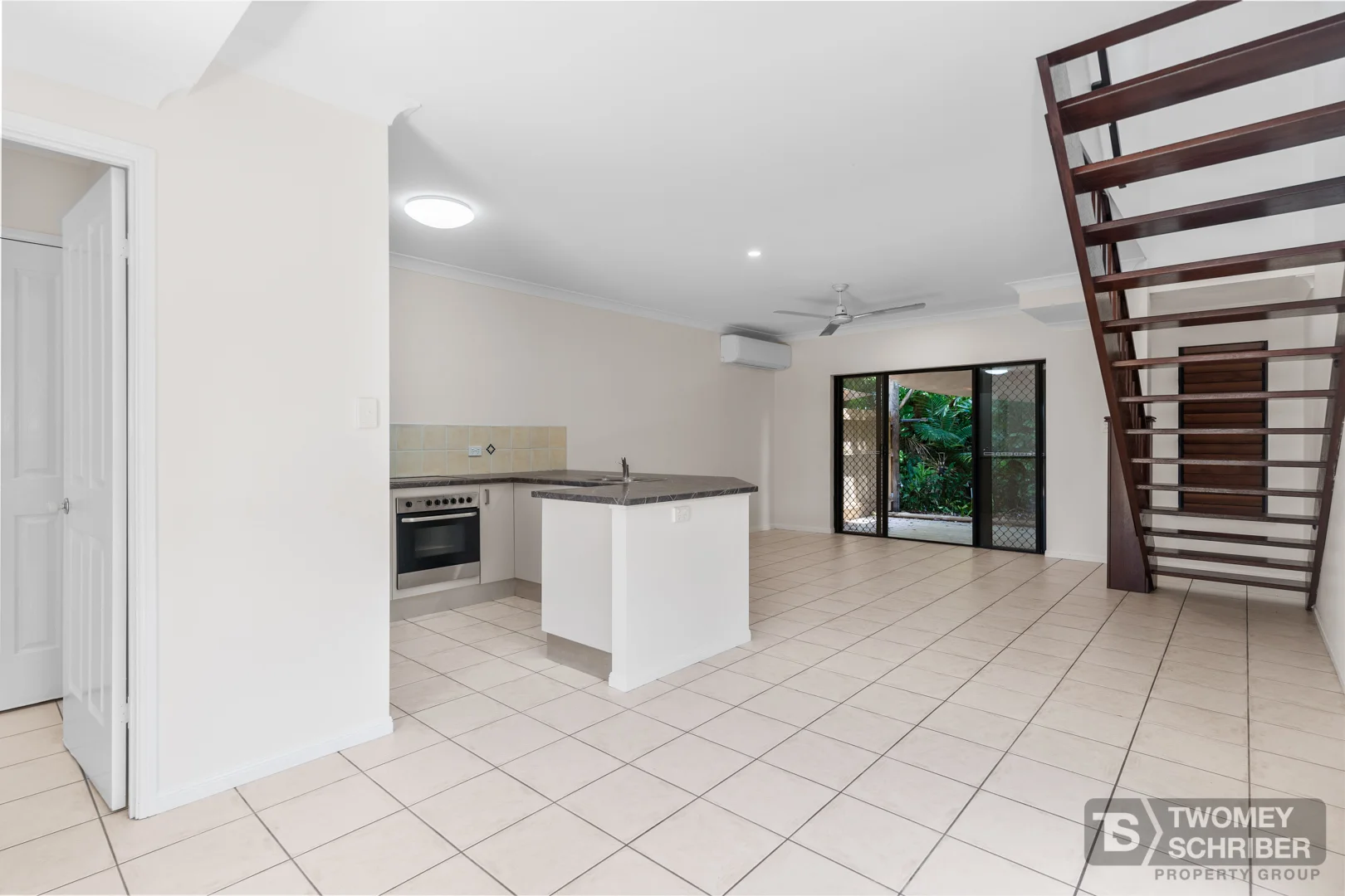 1/11-19 Stratford Parade, Stratford QLD 4870