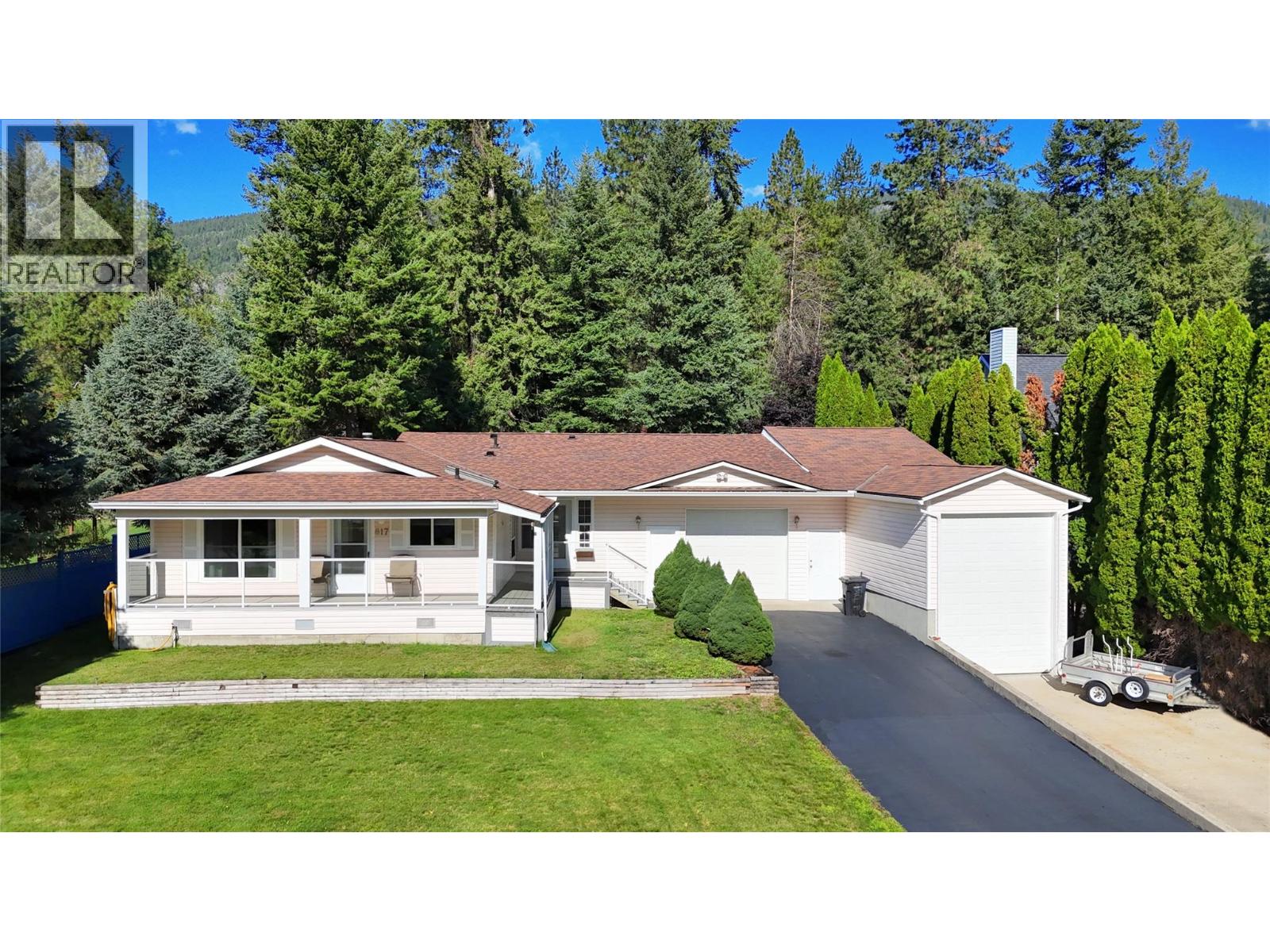 817 Smith Crescent