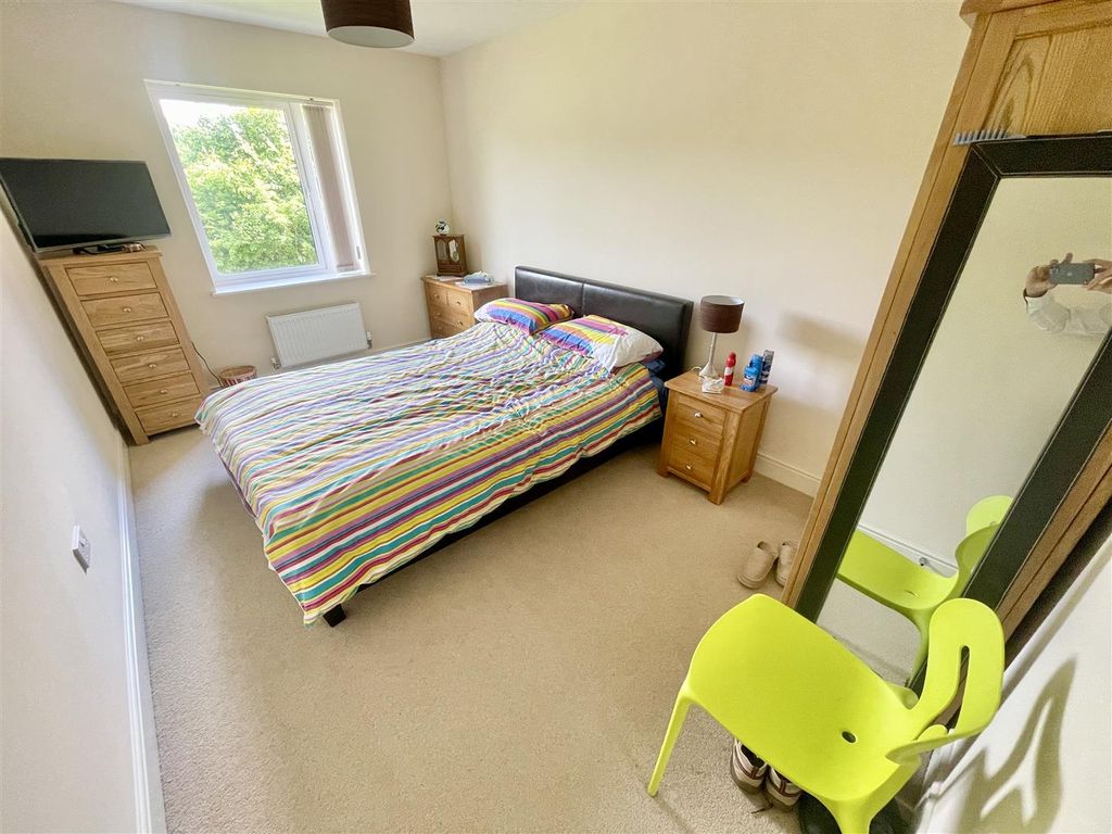Additional image 8 of 2 bed flat for saleWren Gardens, Portishead BS20