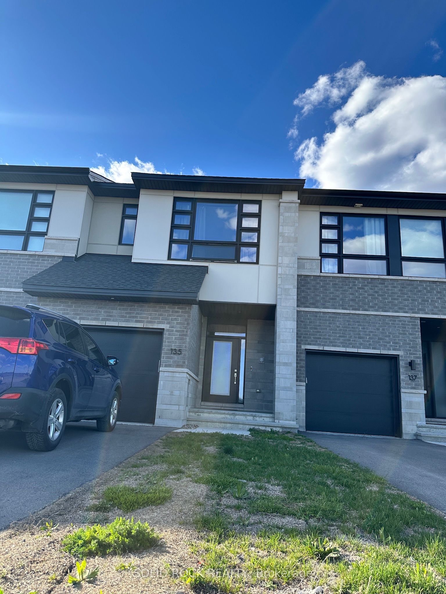 135 Rockmelon Street, Ottawa, ON, K1X 0K3