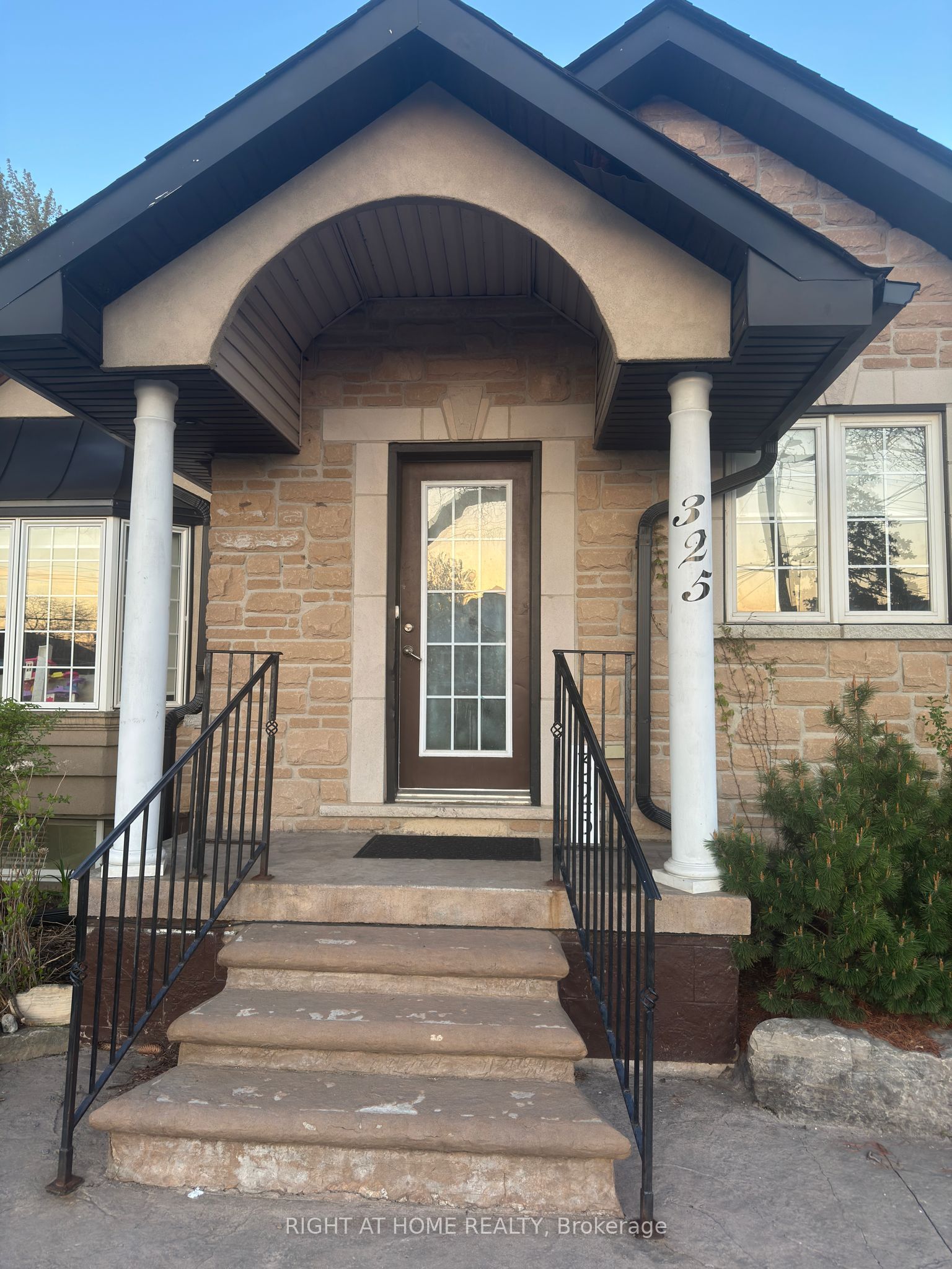 Additional image 3 of Main-325 East 45th Street, Hamilton, ON, L8T 3K9