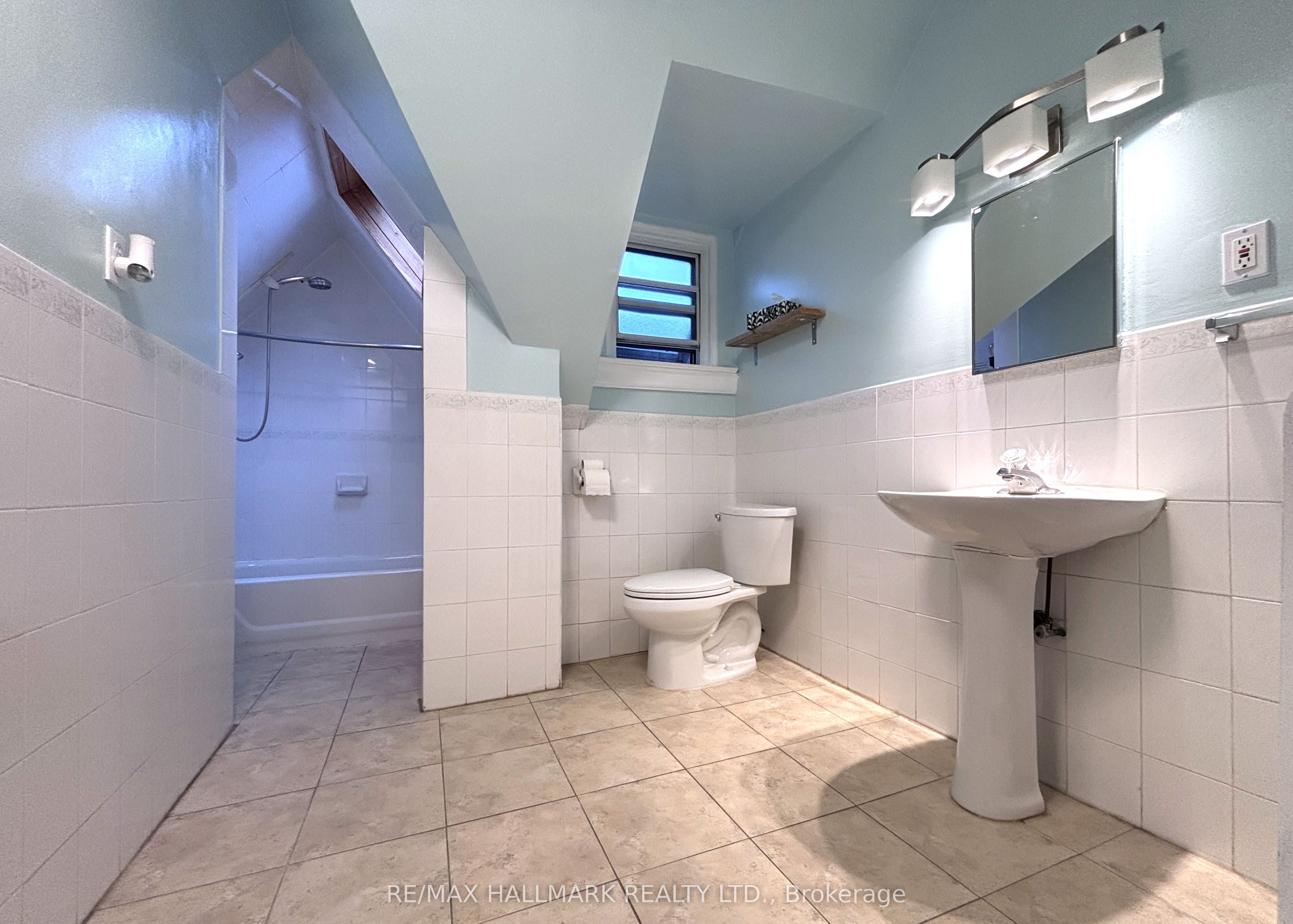 Additional image 5 of 3rd Fl-55 Brunswick Ave   3rd Avenue, Toronto, ON, M5S 2L8