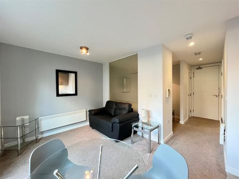 Spectrum, Blackfriars Road, Salford M3, Studio to rent