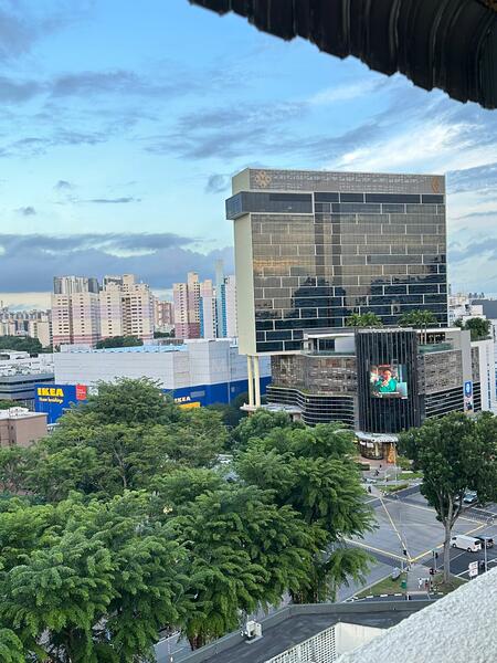 1 Queensway photo 3