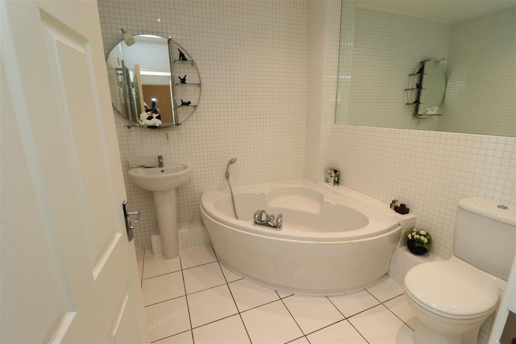 Additional image 15 of 3 bed flat for saleHellyer Close, North Ferriby HU14