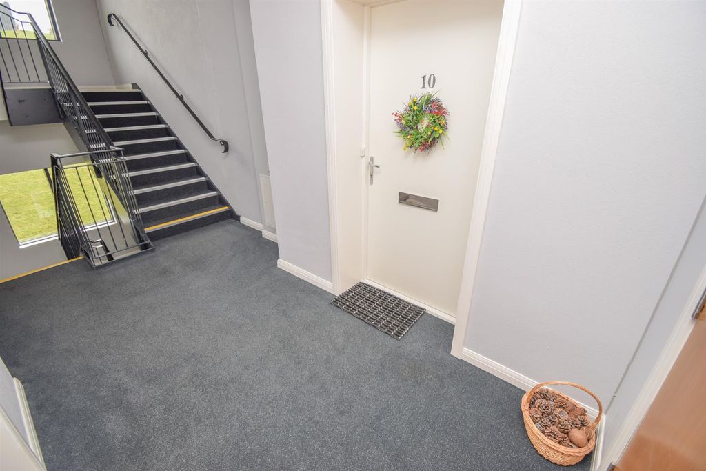 Additional image 2 of 2 bed flat for sale10 Broomhall Court, Inverness IV2