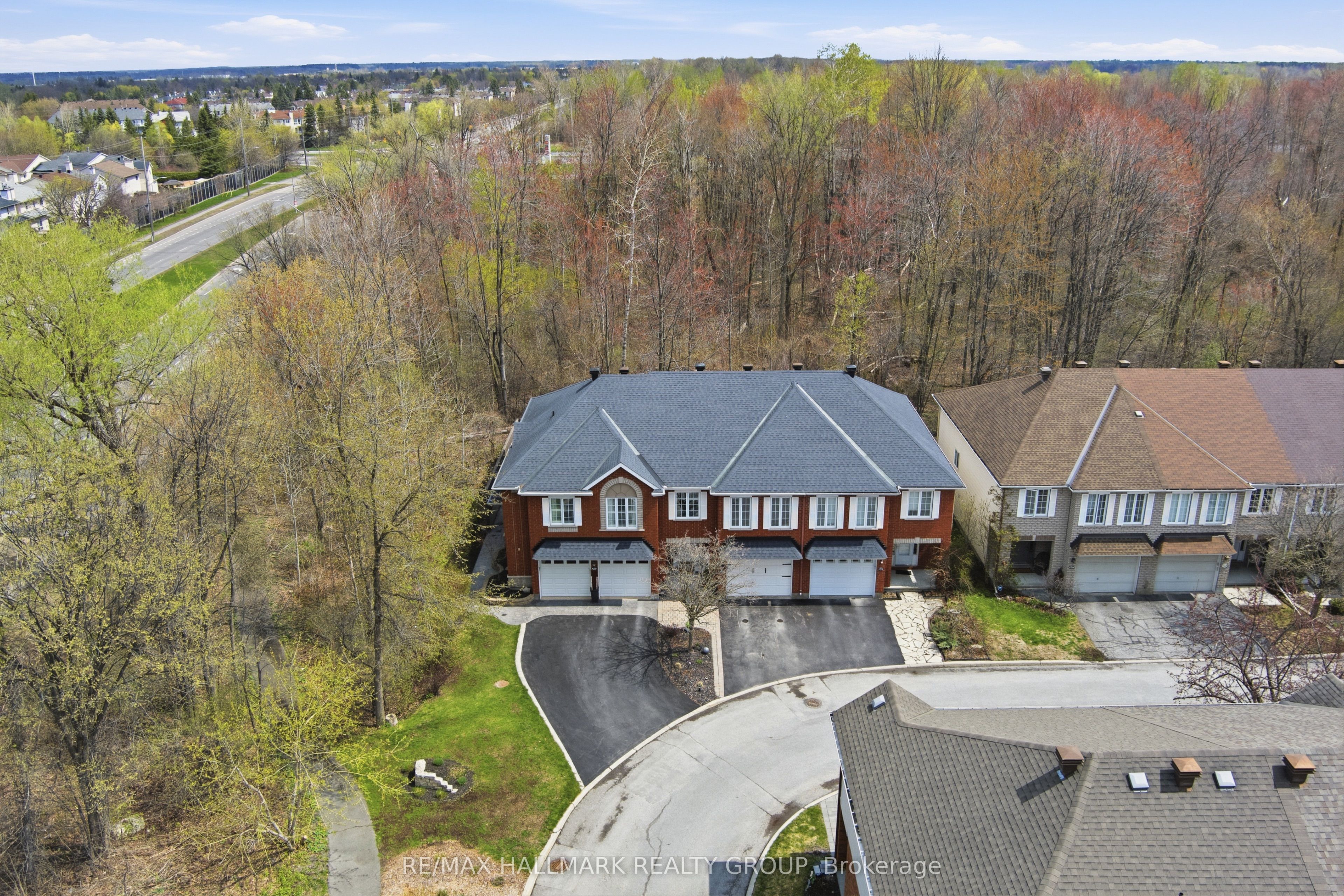 Additional image 2 of 243 Gladeview Private, Ottawa, ON, K1T 4A7