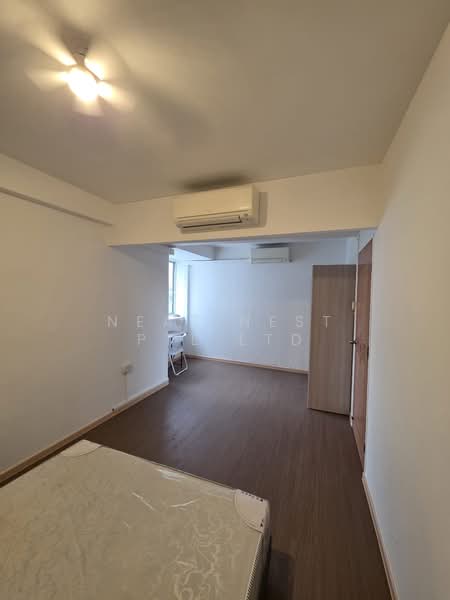 756 Upper Serangoon Road photo 4