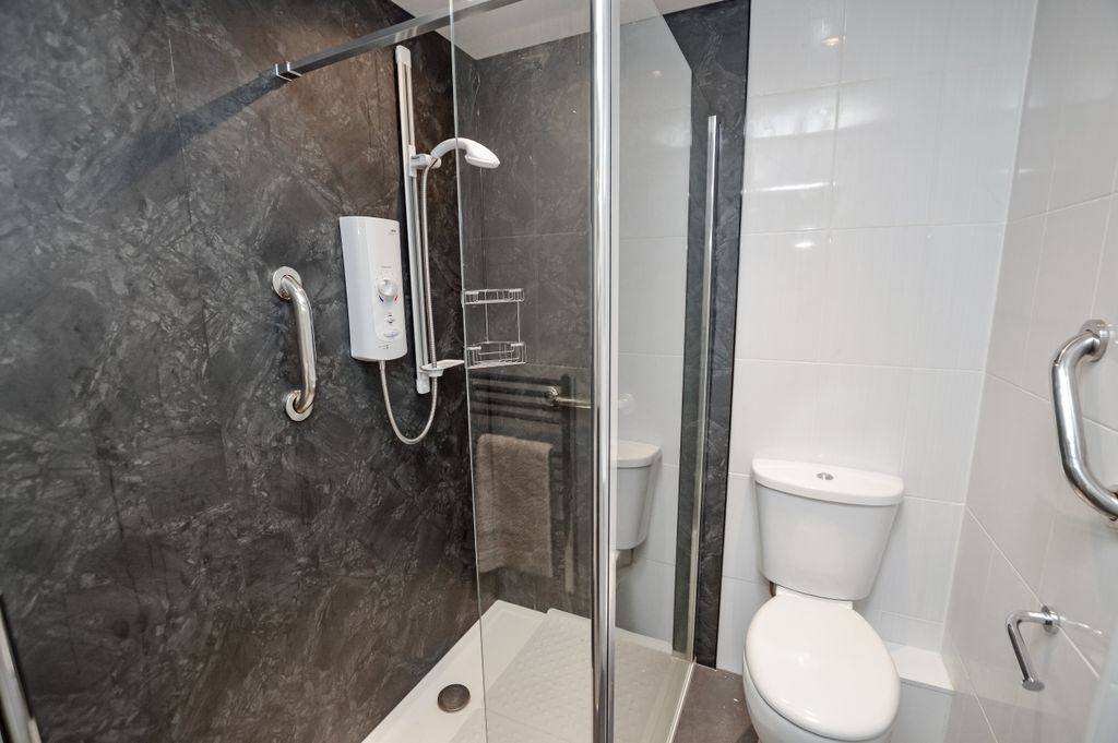 Additional image 8 of 2 bed flat for sale24 Woodside Walk, Hamilton, South Lanarkshire ML3