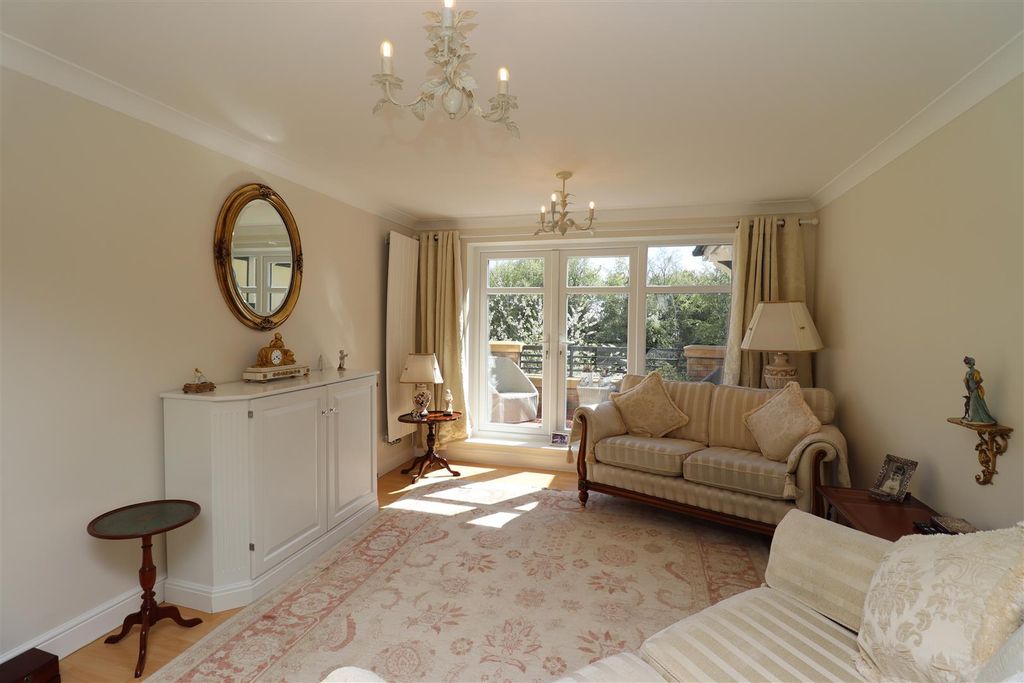 Additional image 3 of 3 bed flat for saleHellyer Close, North Ferriby HU14