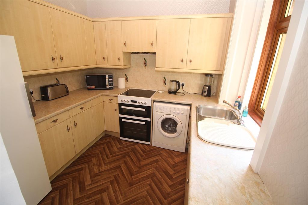Additional image 9 of 4 bed flat for saleEldon Street, Greenock PA16