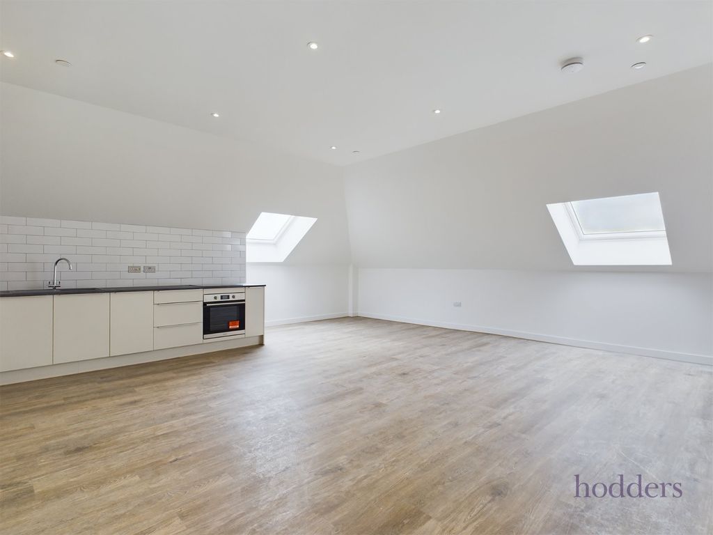 Additional image 3 of 2 bed flat to rentLondon Road, Staines-Upon-Thames, Surrey TW18