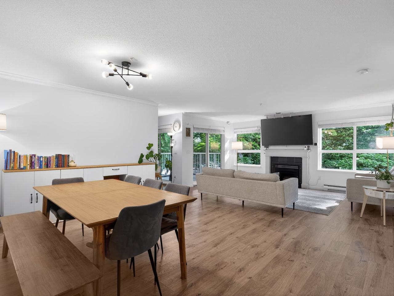 207-9668 148 Street, Surrey, BC, V3R 0W2